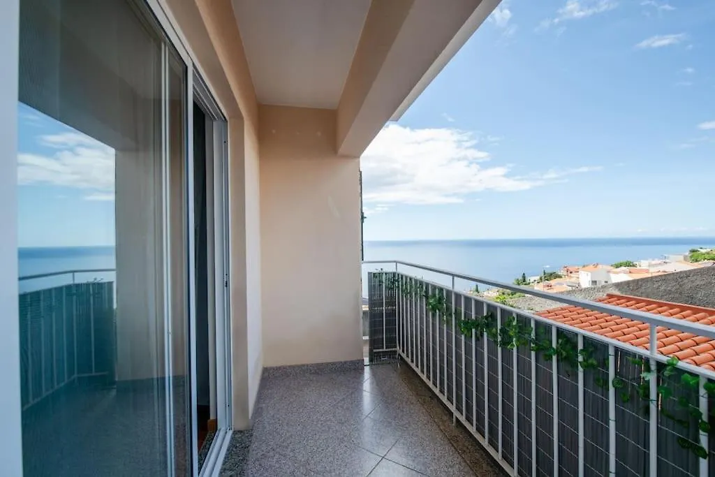 카니코 Comfy & Joyful Oceanview Retreat 아파트 0*,  포르투갈